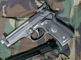 M-9战斗手枪