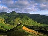 崇山峻岭