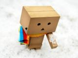 纸盒人玩雪