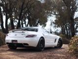 白色奔驰AMG SLS