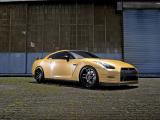 黄色战神GT-R