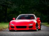 红色马自达RX-7 FD