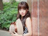大眼睛美眉