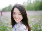 清新爱笑女孩