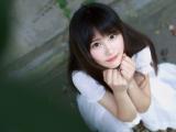 可爱卖萌女孩