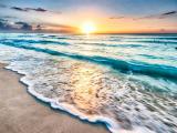 夕阳下的海浪