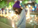 河边女孩