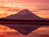 晚霞中的富士山