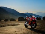 红色本田CBR600RR