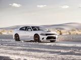 白色道奇Charger SRT Hellcat