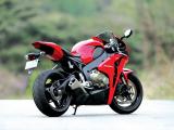 本田CBR1000RR摩托