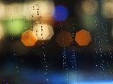雨后闪烁的霓虹