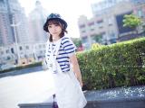 户外甜美女孩
