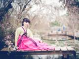 清纯韩服女孩