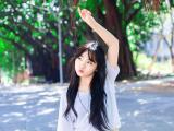 搞怪俏丽女孩