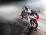 雅马哈YZF R1