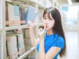 阳光俏丽女孩