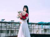 天台上的美女