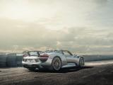 银色保时捷918 Spyder