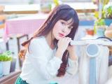 漂亮安静的女孩