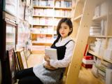 书店美女