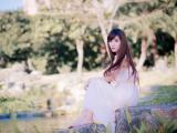长发忧伤美女