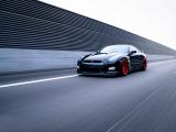 行驶的日产GT-R