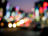夜幕下的朦胧霓虹