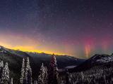 雪山上的美丽星空