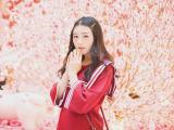 花中甜美女孩
