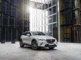 白色马自达CX-3