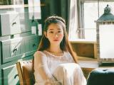 长发文静女孩