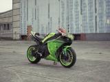 绿色雅马哈Yzf R1
