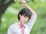 清纯短发女孩