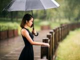 我在雨中找寻你的身影