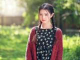 麻花辫女孩