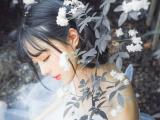 侧颜女孩