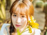 阳光下的小清新美女