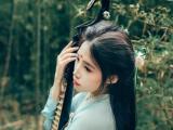 弹琵琶的古风美女