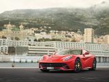 红色法拉利F12Berlinetta