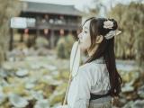 忧愁的古装美女