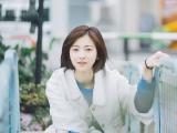 清新短发美女